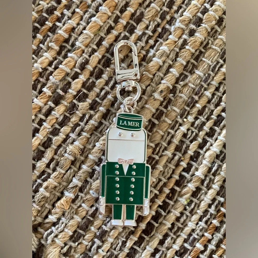 La Mer bundle makeup bag and keychain/ bag charm